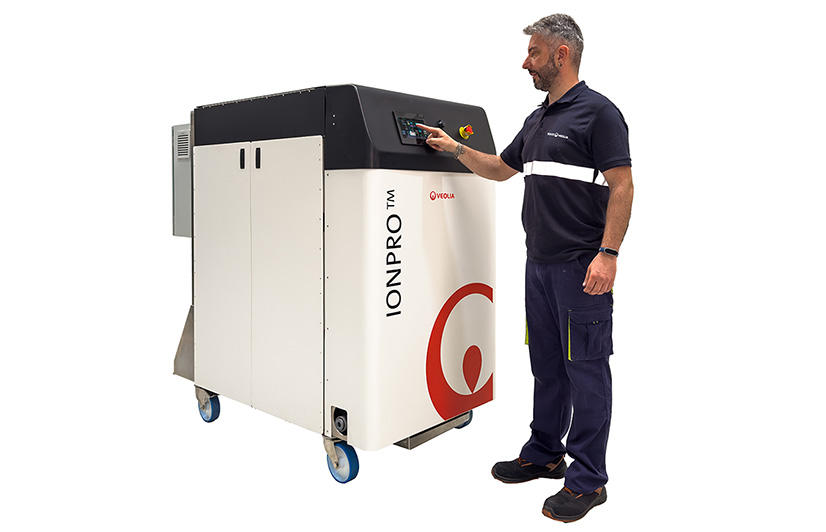 Man showing how Ionpro works